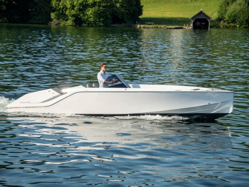 Frauscher 740 MIRAGE-Air Elektroboot side view