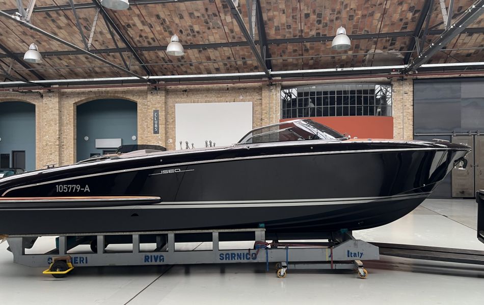 Riva Iseo by boat lounge