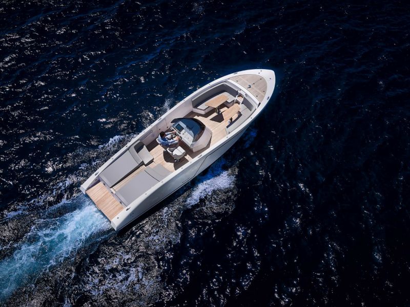 top view auf see frauscher motorboot