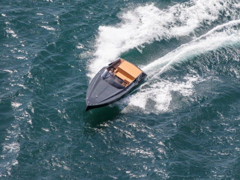 full speed Motorboot