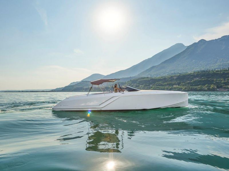 motorboot yacht auf dem meer