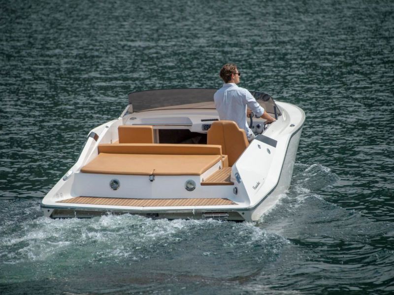  Frauscher 747 Mirage back view