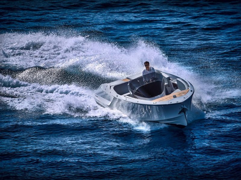 Mit speed in die kurve