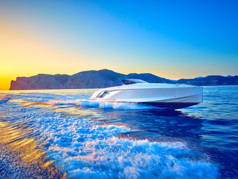 Frauscher 1414 Demon in Mallorca Sonnenuntergang