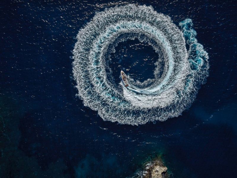  Frauscher 858 Fantom Air dreht Kreise