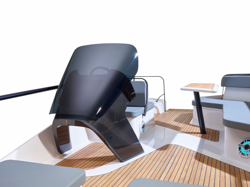 TimeSquare-20---helmstand