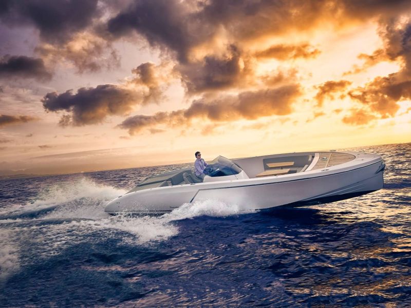 side view der gt im sonnenuntergang