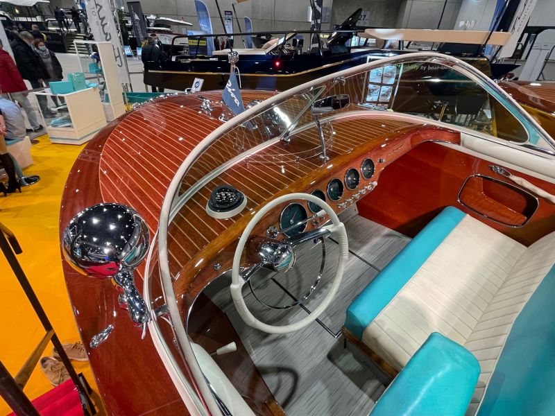 Restauration klassicher riva boote