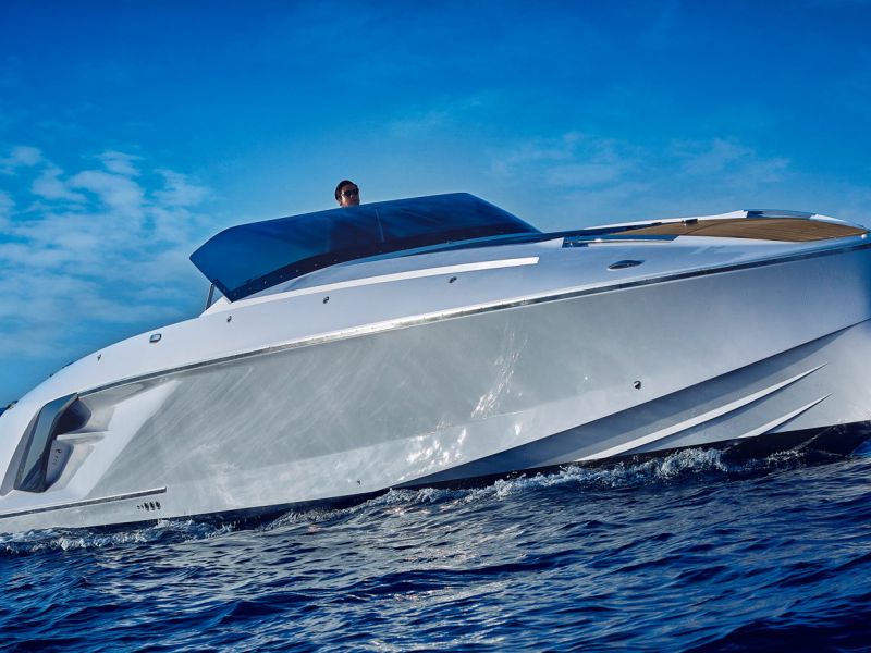 Frauscher 1414 Demon side view im wasser