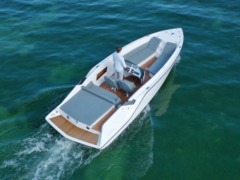  Frauscher 747 Mirage Air  top side view drohne