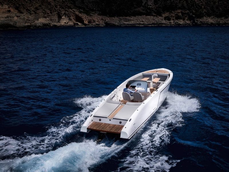 Frauscher 1017 GT Air uf see in fahrt