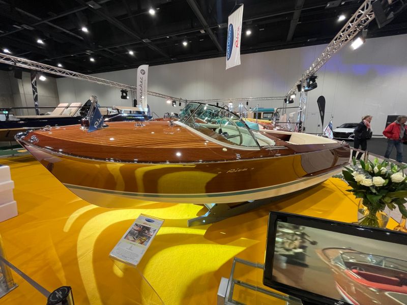 Riva Florida 645