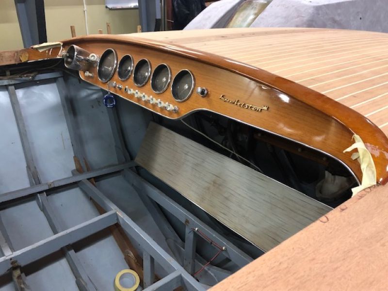 Riva Ariston 672 cokpit teilrestauriert